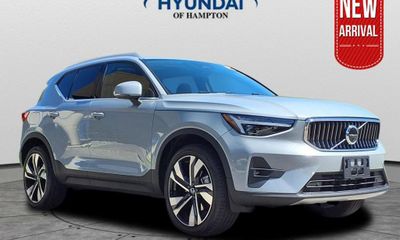 2024 Volvo XC40 Ultimate Bright