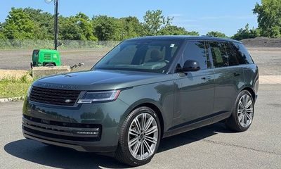2026 Land Rover Range SE