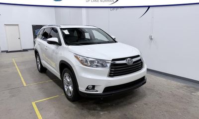 2016 Toyota Highlander Base