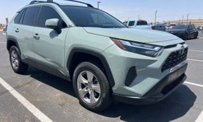 2020 Toyota RAV4 LE