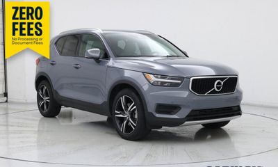 2020 Volvo XC40 Momentum