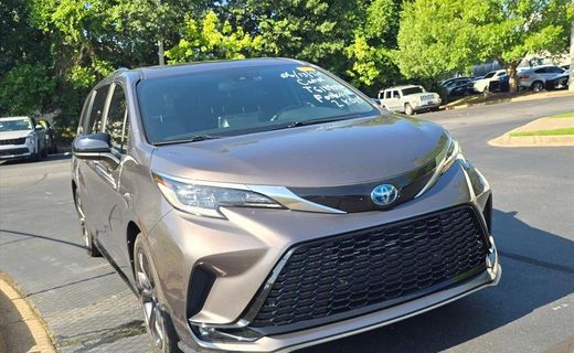 2022 Toyota Sienna XSE