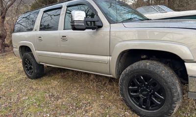 2004 Chevrolet Suburban 2500