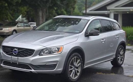 2017 Volvo V60CC Premier