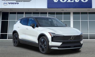 2026 Volvo EX30 CC Ultra