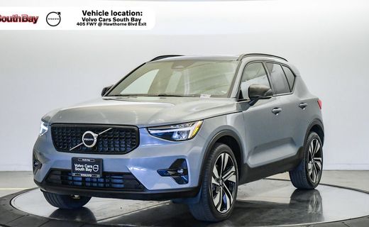2023 Volvo XC40 Plus Dark