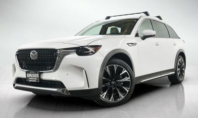 2024 Mazda CX-90 Premium Package