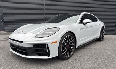 2026 Porsche Panamera 4