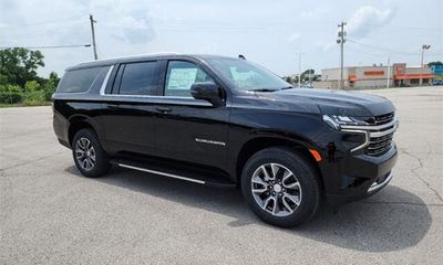 2023 Chevrolet Suburban LT