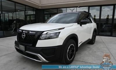 2024 Nissan Pathfinder SV