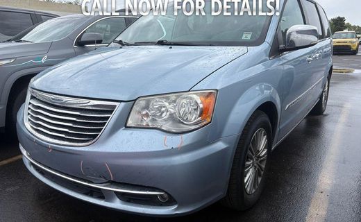2013 Chrysler Town AND Country