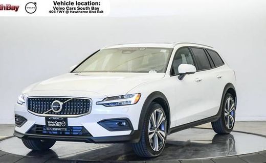 2026 Volvo V60CC Plus