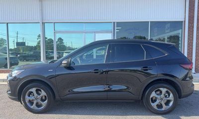 2025 Ford Escape ST Line