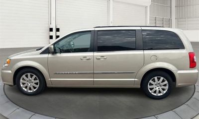 2016 Chrysler Town AND Country Touring