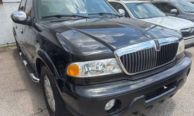 2002 Lincoln Blackwood Base