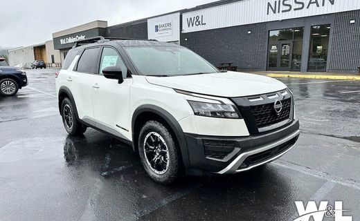 2023 Nissan Pathfinder SV