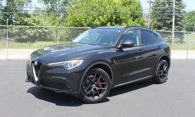 2018 Alfa Romeo Stelvio Sport