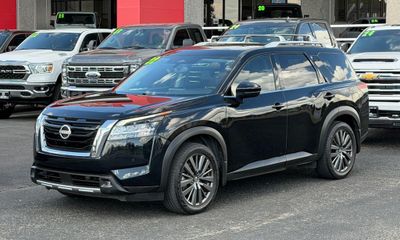 2022 Nissan Pathfinder SL