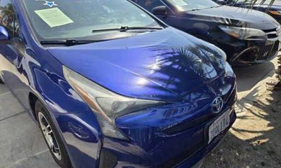 2016 Toyota Prius ONE TWO
