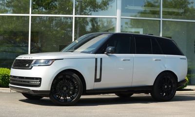 2025 Land Rover Range SE