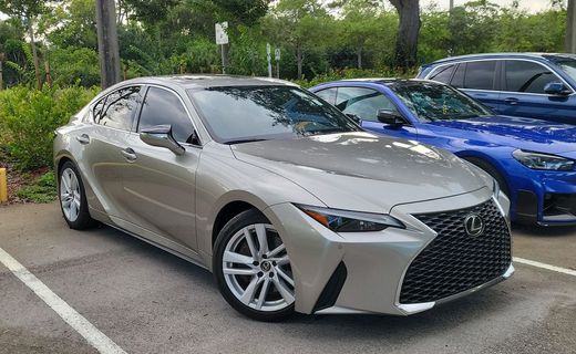 2023 Lexus IS 300 Comfort