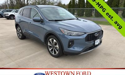 2025 Ford Escape Platinum
