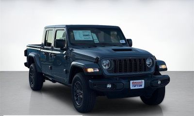 2026 Jeep Gladiator Sport