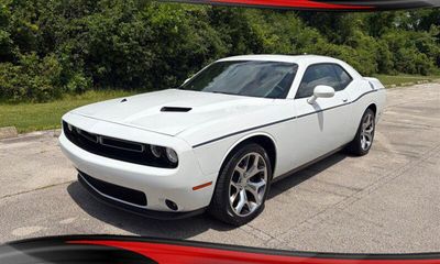 2015 Dodge Challenger SXT Plus
