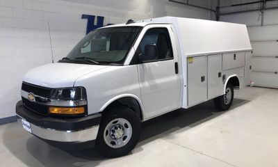2025 Chevrolet Express 3500 Cutaway 139