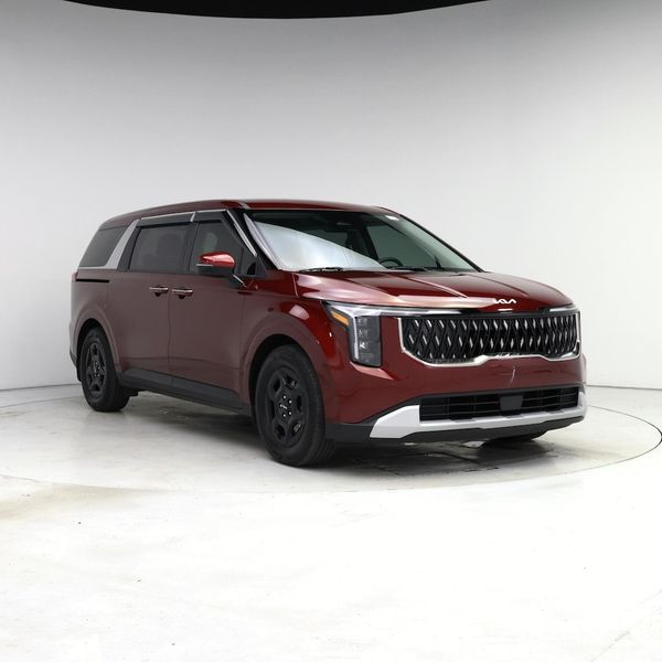 2025 Kia Carnival — a typically priced live listing