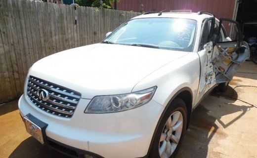 2004 Infiniti FX35 Base