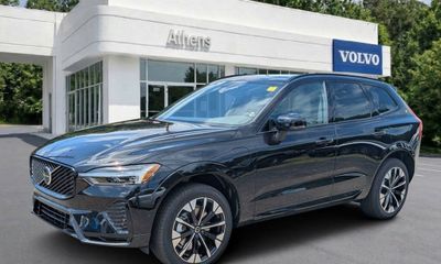 2026 Volvo XC60 Plus Dark