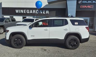 2023 GMC Acadia AT4
