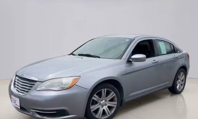 2013 Chrysler 200 LX