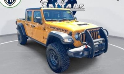2023 Jeep Gladiator Sport
