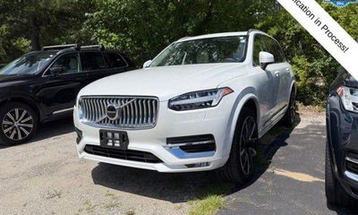 2024 Volvo XC90 Plus Bright