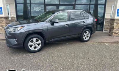 2020 Toyota RAV4 XLE HV