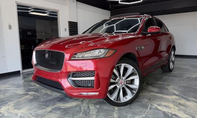 2017 Jaguar F-Pace R Sport