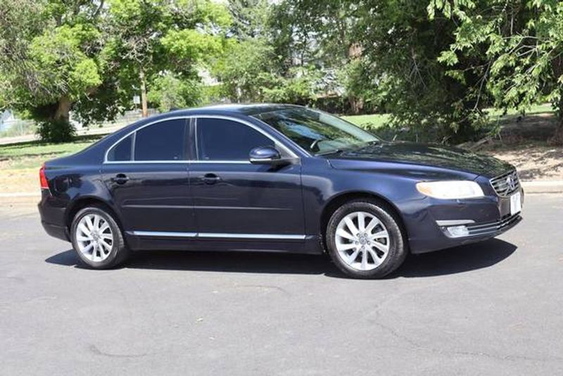 2015 Volvo S80 — a typically priced live listing