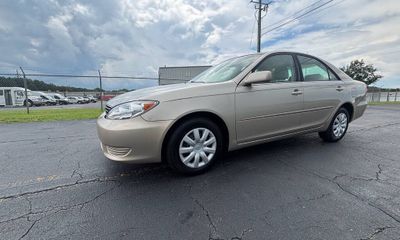 2005 Toyota Camry LE