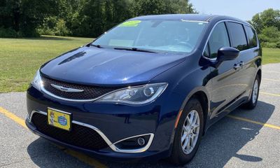 2020 Chrysler Pacifica Touring