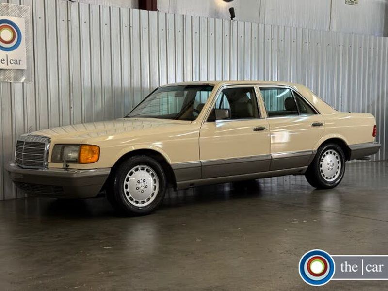 Representative 1991 Mercedes-Benz 300 photo