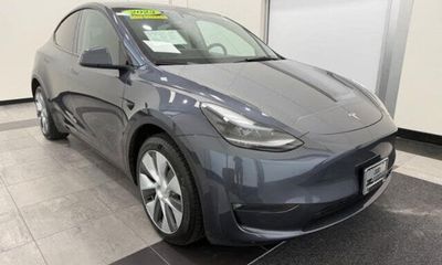2023 Tesla Model Y Long Range
