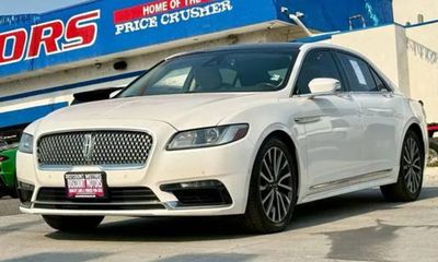 2017 Lincoln Continental Select