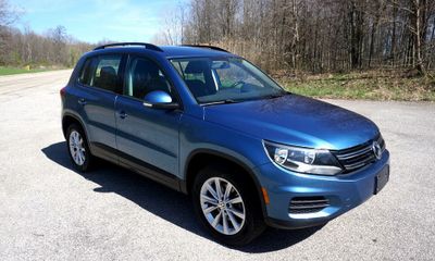 2018 Volkswagen Tiguan Limited 4Motion Base