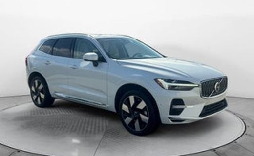 2023 Volvo XC60 Plus Bright
