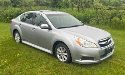 2012 Subaru Legacy Premium M R