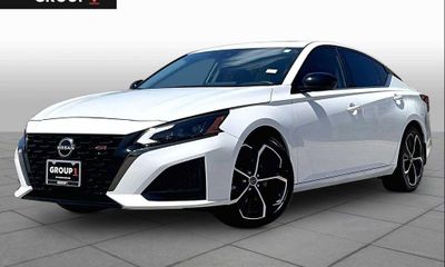 2024 Nissan Altima SR