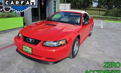 2000 Ford Mustang Base