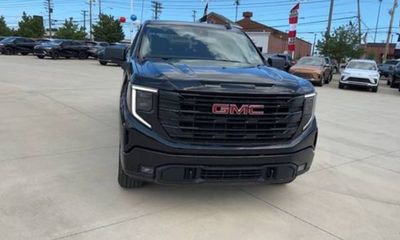 2026 GMC Sierra Elevation L